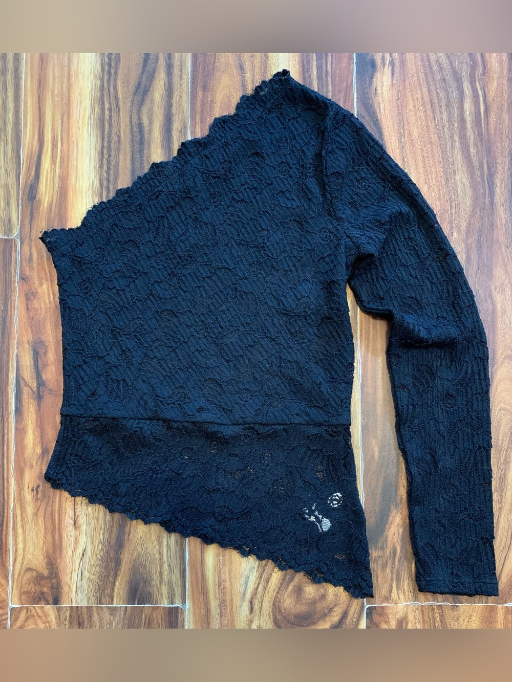 NWT Express Black Laced One Shoulder Asymmetrical Small Top.               3441